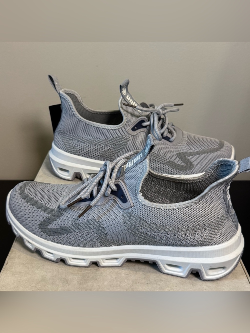 Ecko Unlimited Men's Grey Knit Athletic Slip-On Sneakers, Size 9.5, NWT